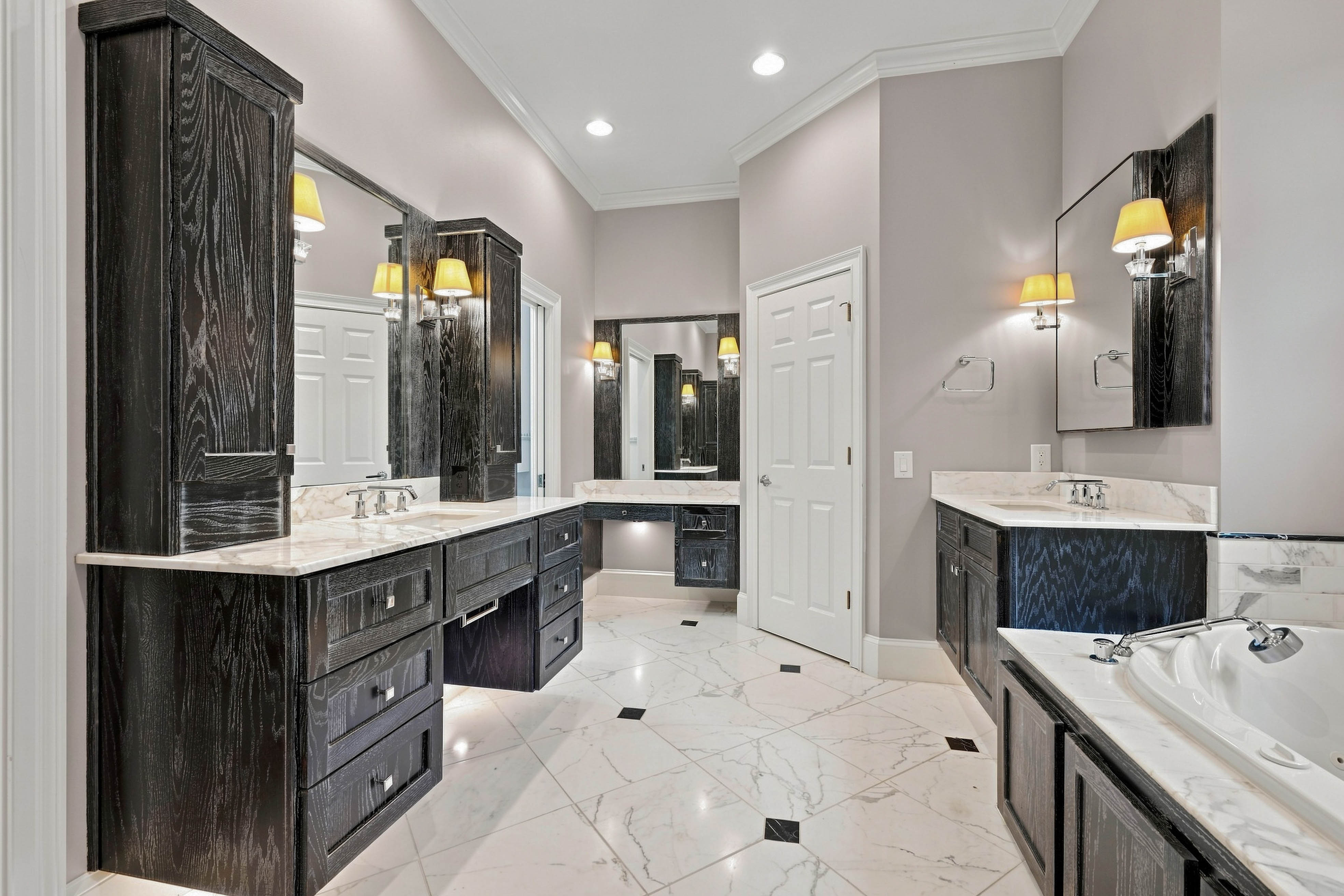 1100 Bachelors Run image 21